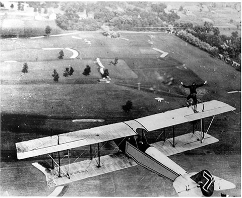 Barnstormer Wing Walking